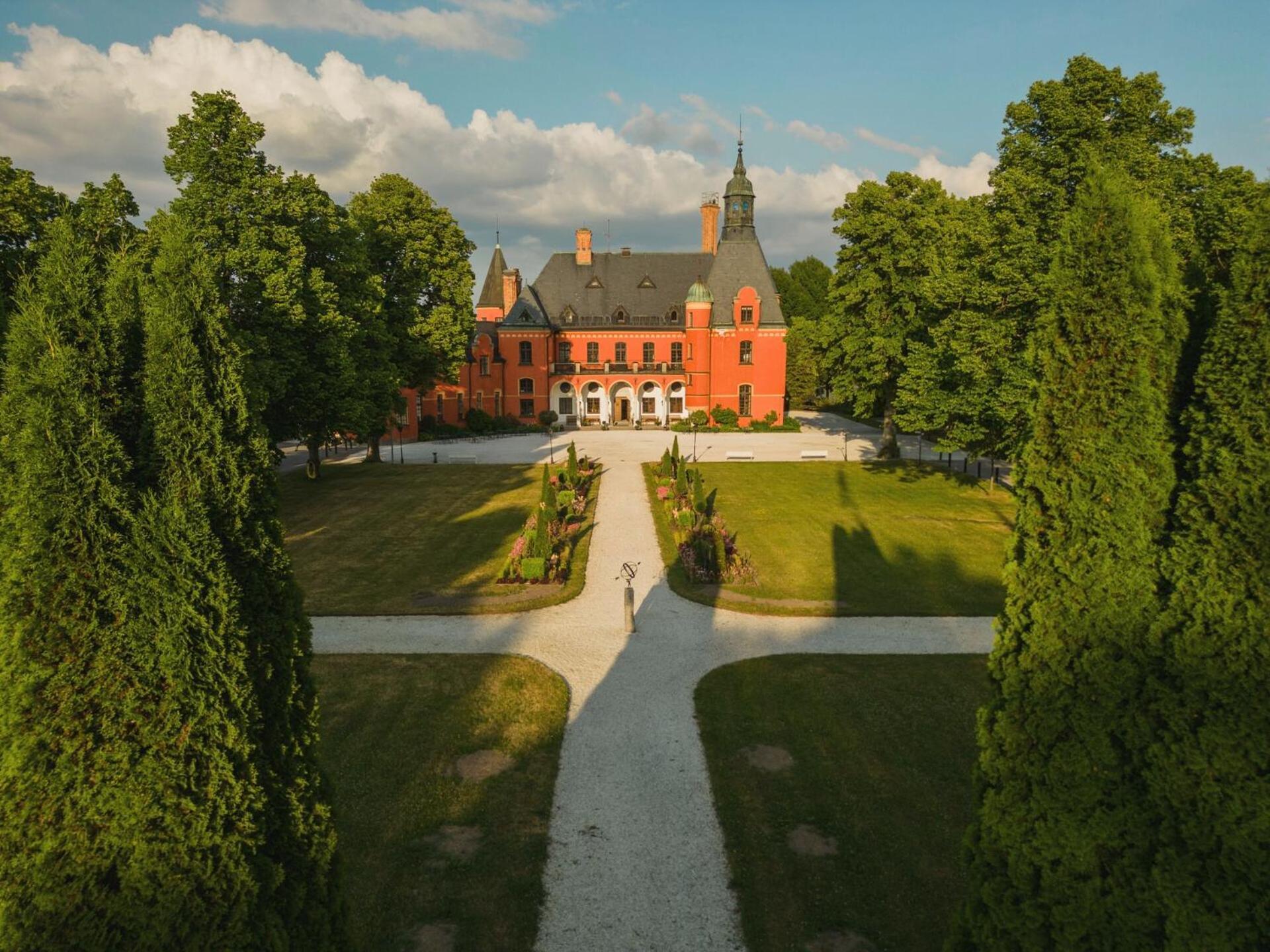 Отель Lejondals Slott Bro Экстерьер фото