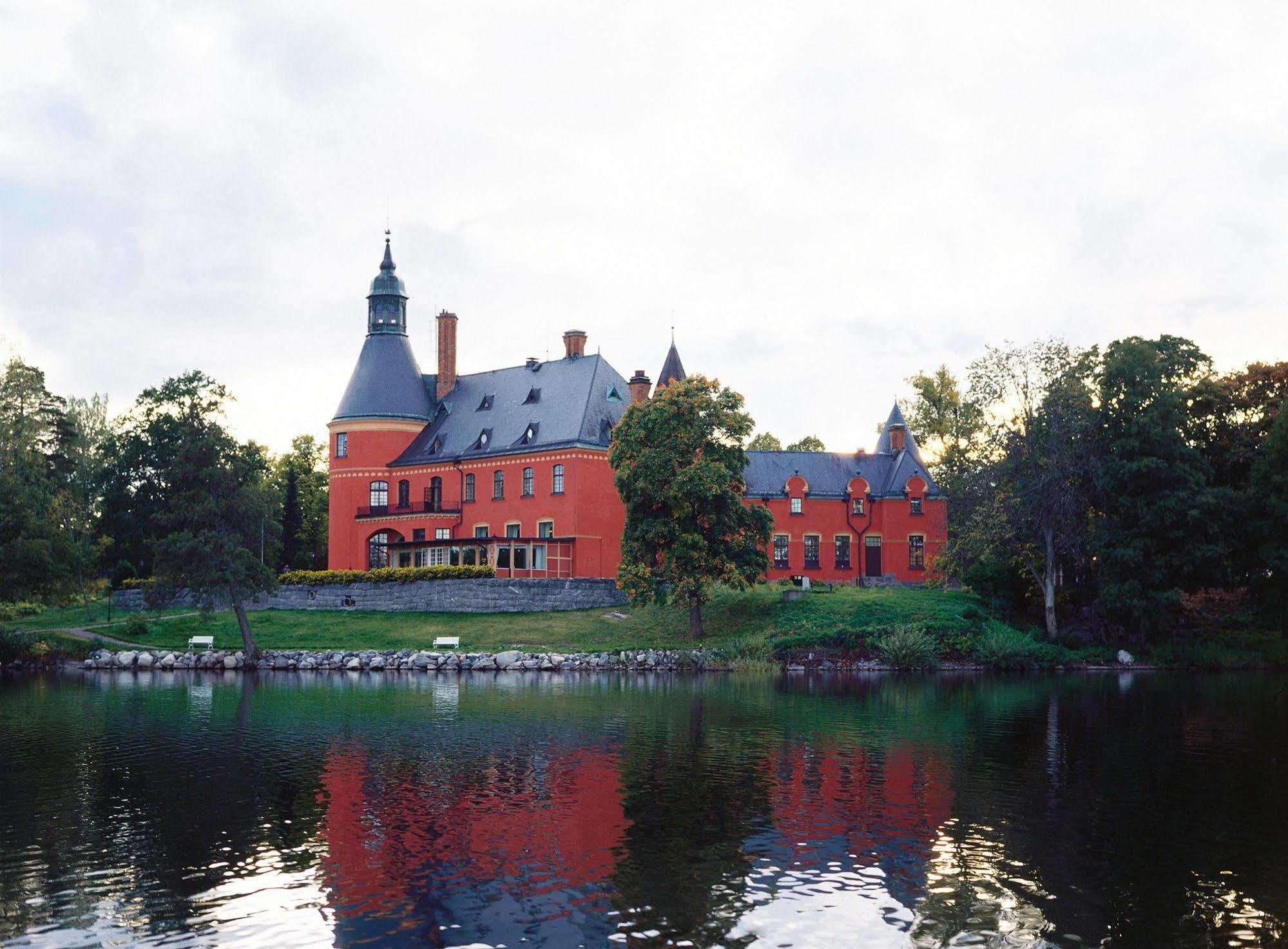 Отель Lejondals Slott Bro Экстерьер фото